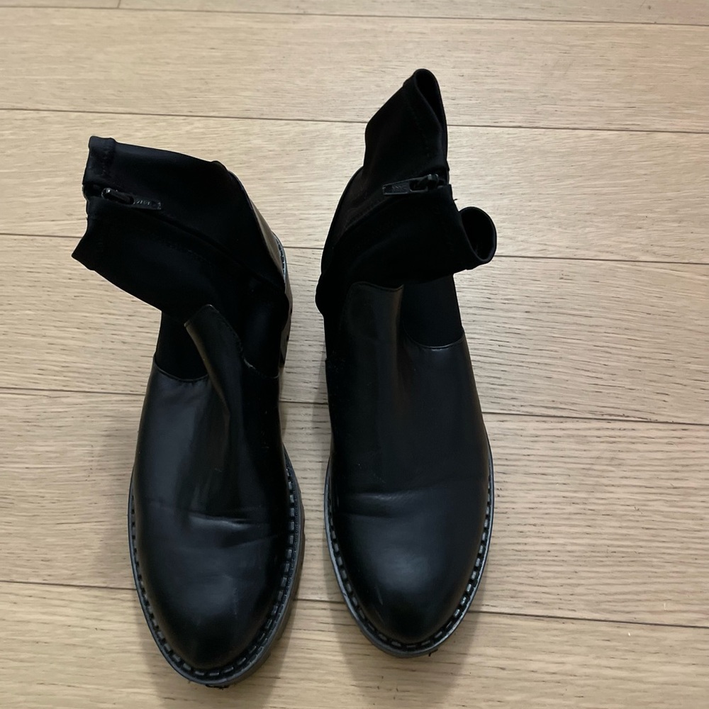 Zara Black Ankle Boots Sleek Minimalist Design